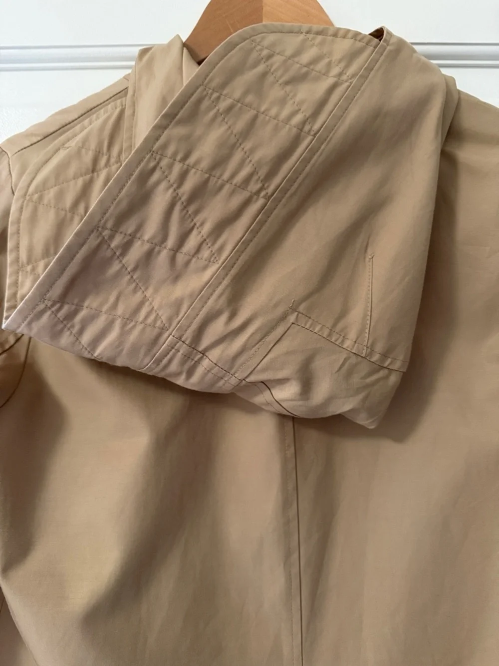 Calvin Klein Attributes Hoody Raincoat in Tan, Sz. S - Picture 8 of 8